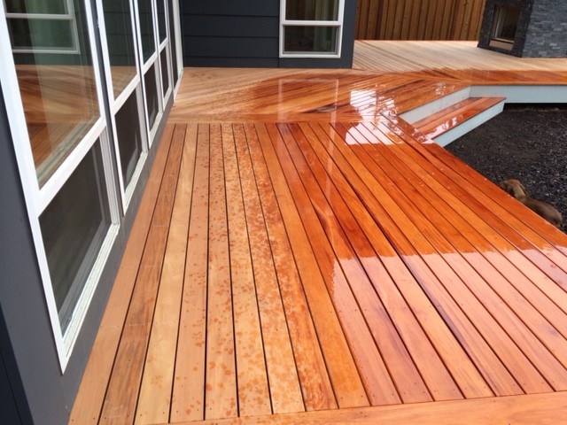 attached-mahogany-deck